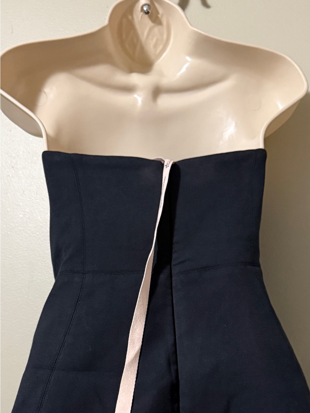 Oh Polly Arta Strapless Structured Tulip Mini Dress in Black — Size US 8 - Picture 7 of 8